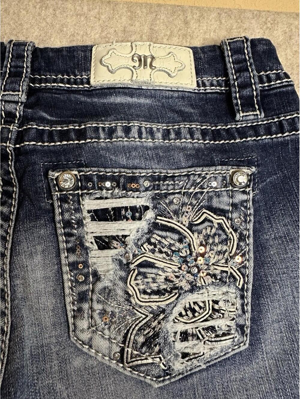 MISS ME Jeans Mid-Rise Easy Crop Curvy Distressed Size 27 Style E3374EFC